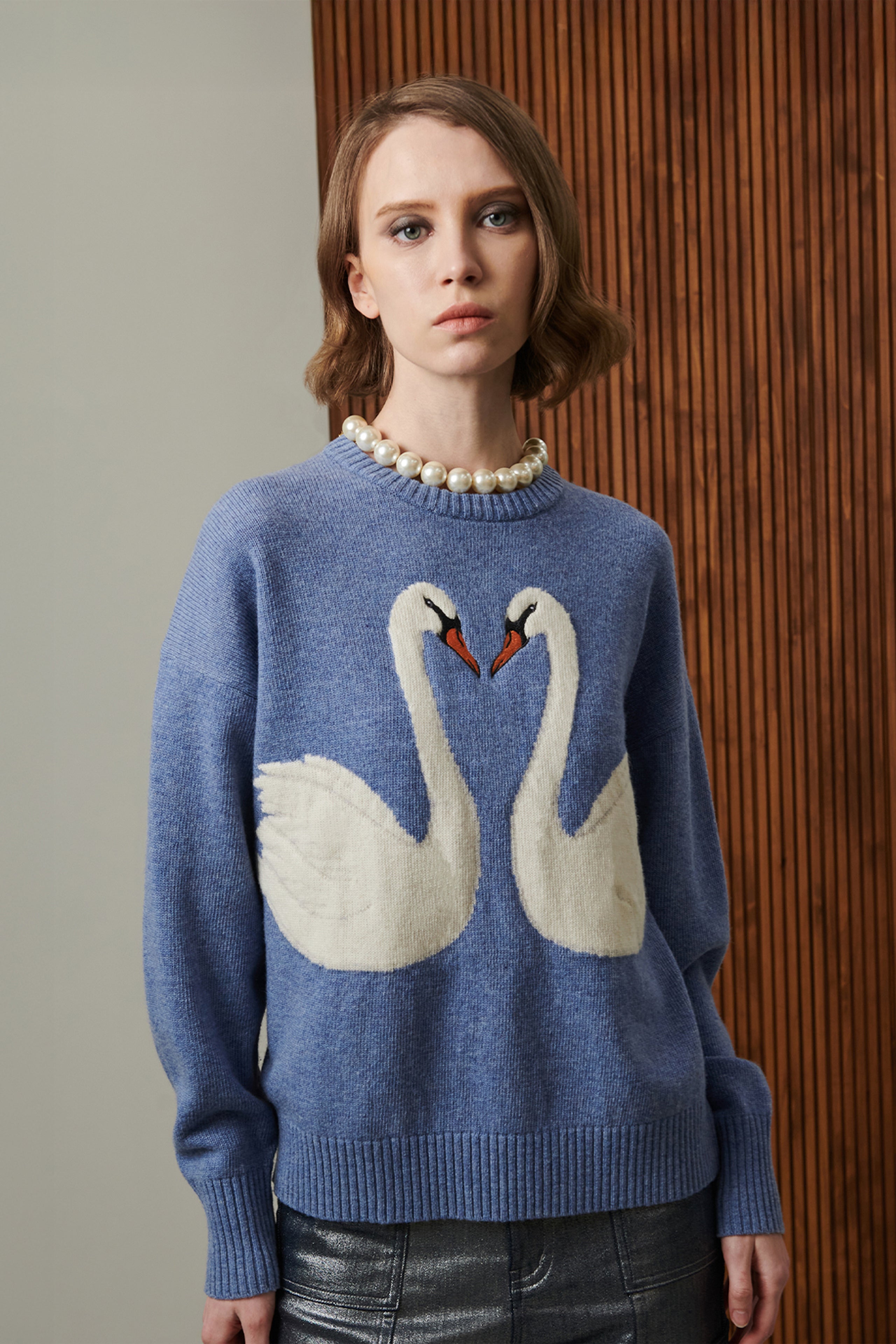 CLAUDIA SWAN WOOL SWEATER – YÉONI.