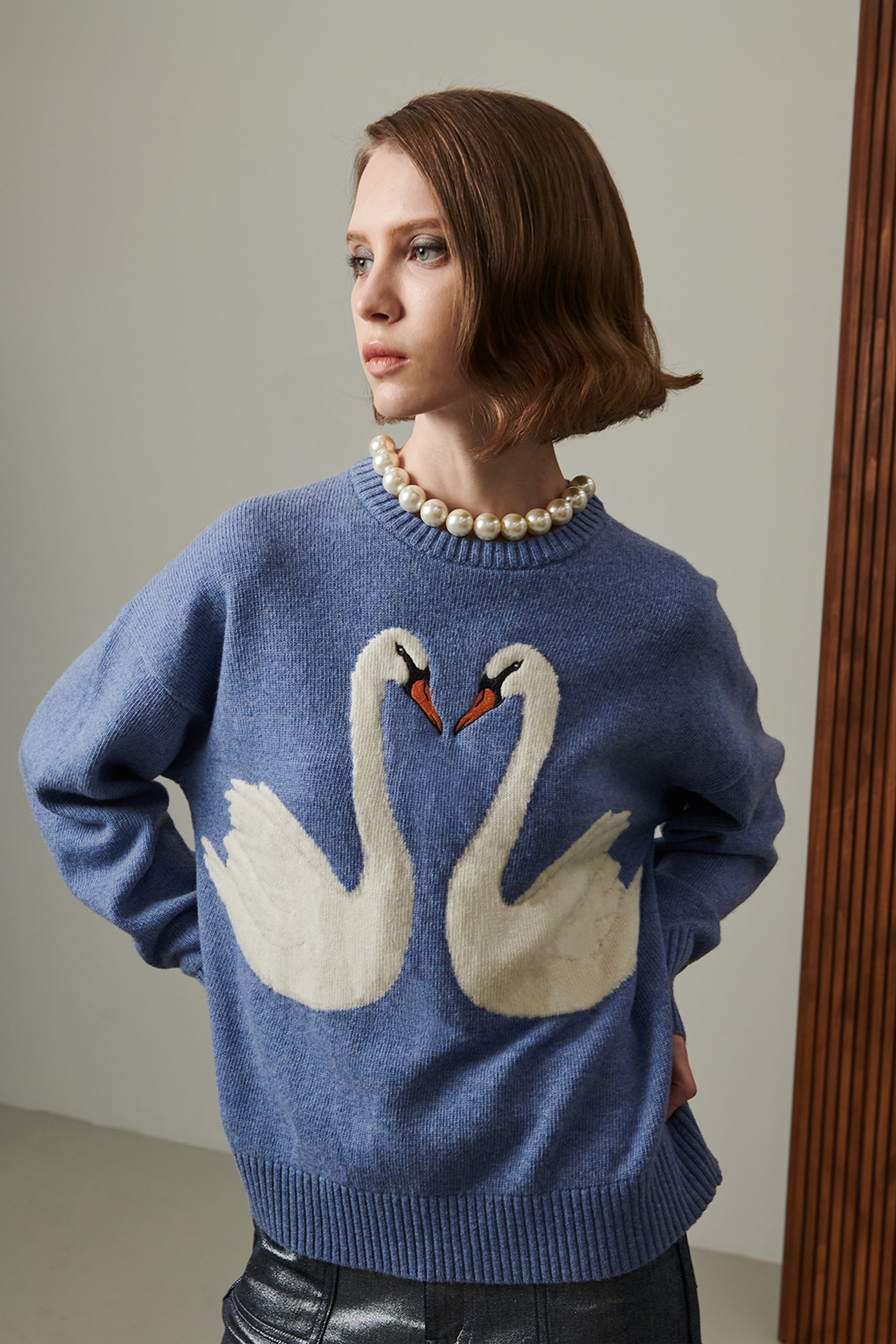 CLAUDIA SWAN WOOL SWEATER – YÉONI.